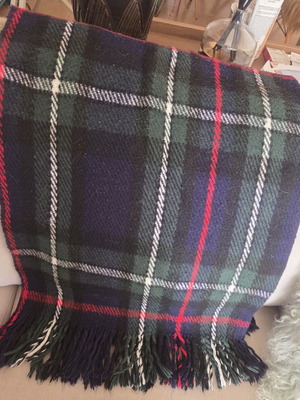 Vintage Tartan Plaid Acrylic Blanket Throw like new, Mackenzie pattern