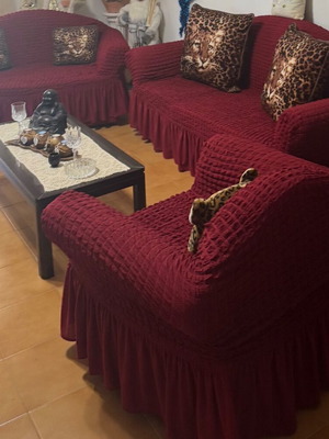 Living room sofa set like new with 2 sofas, armchair and table
