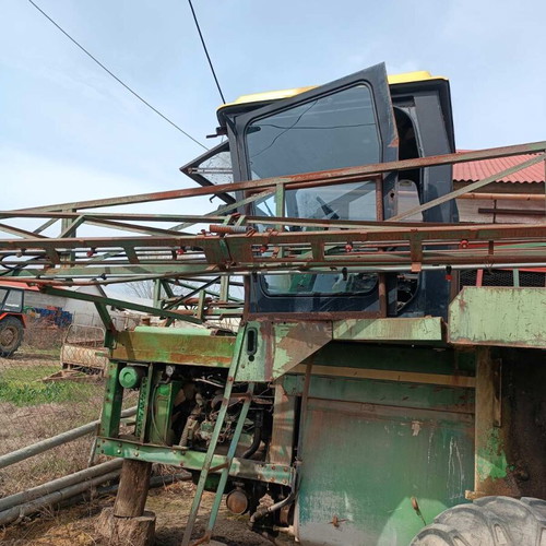 John Deere sprayer used for spare parts