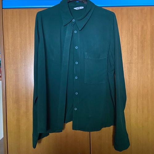 Women's green shirt like new, size L