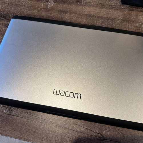 Wacom Cintiq 13HD tablet used for graphic designers