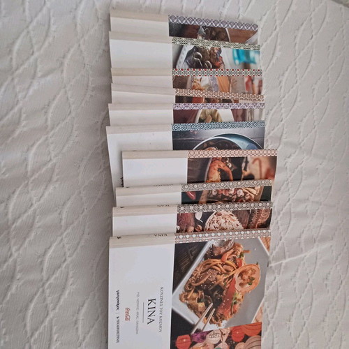 Cookbook set recipes from around the world 10 volumes like new