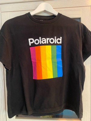Pull & Bear women's short-sleeve t-shirt used, black multicolor, XS
