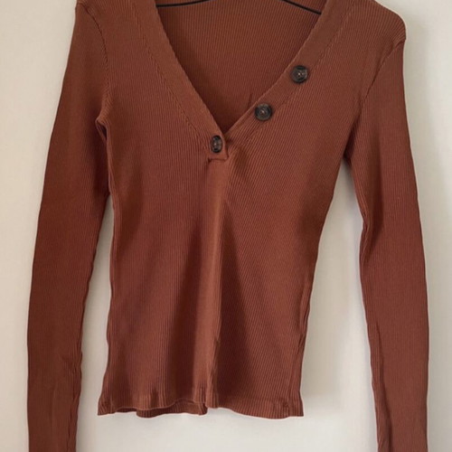 Brown Pull & Bear blouse with buttons at neckline like new, size L