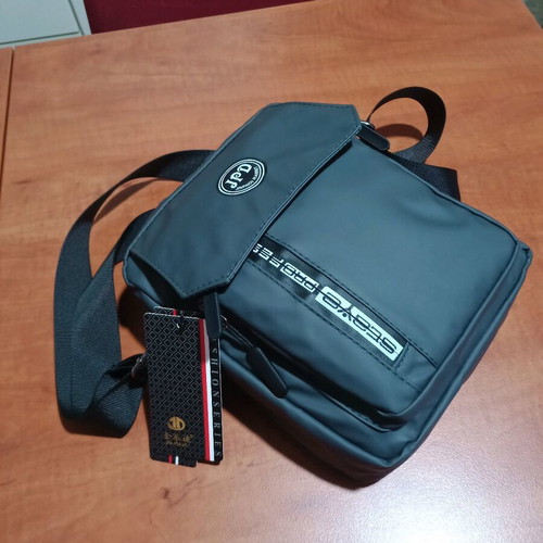 Men's shoulder bag new, waterproof, gray