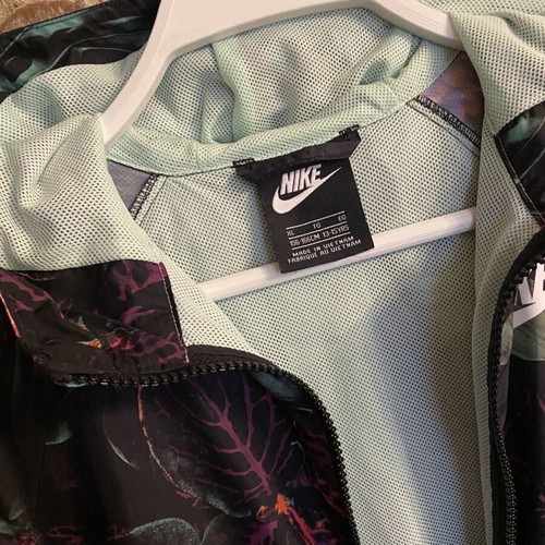 Nike floral windbreaker jacket with hood for girls, new
