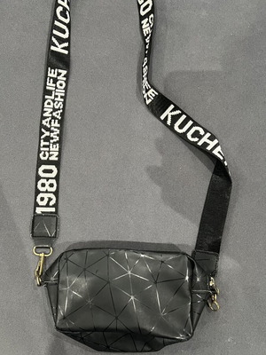 Small shoulder bag like new, black