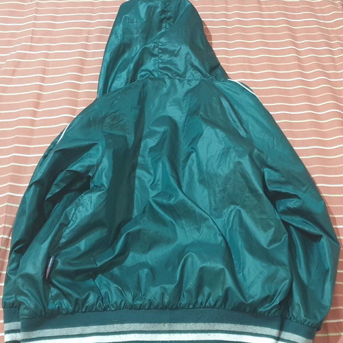 Champion Junior Outdoor Jacket size 7-8 years like new, green