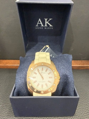 Γυναικείο ρολόι Anne Klein καινούργιο, άσπρο και μπεζ