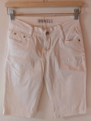 Women's slim bermuda shorts XS like new, white