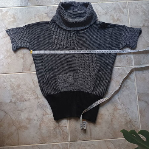 Turtleneck sweater new, size M, black and gray
