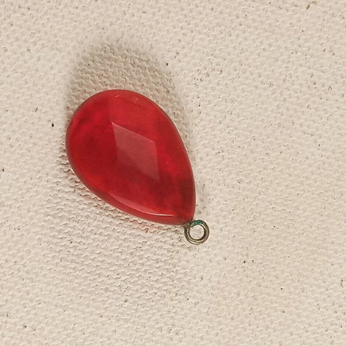 Red teardrop pendant like new glass, 3 cm length