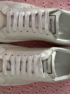 Valentino shoes like new, size 39