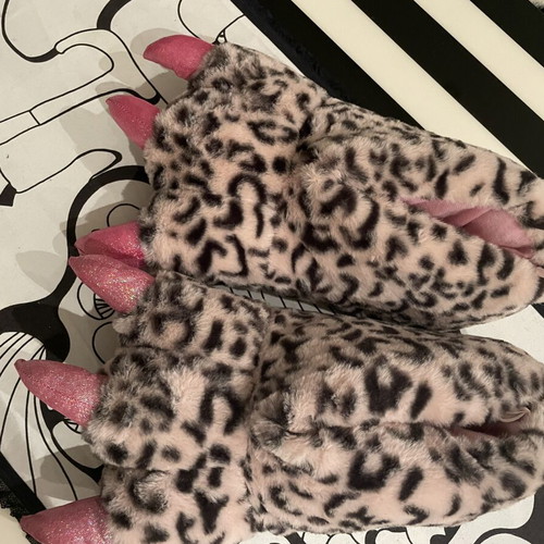 Leopard home slippers new, colorful