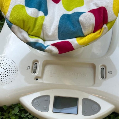 Baby relax bouncer with music and safety belt