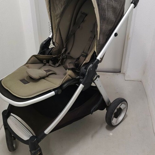 Mamas & Papas Flip XT3 stroller used with free ISO fix car seat