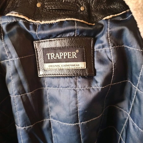 Trapper leather jacket with fur collar, like new, black
