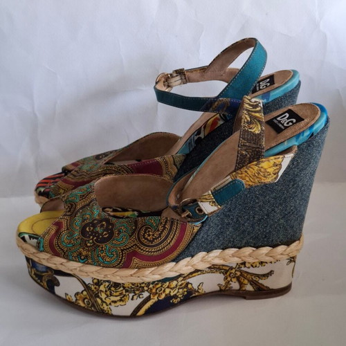 Dolce & Gabbana Multicolor Wedge Sandals 37EU used, printed fabric