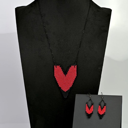 Strast jewelry set custom made with necklace and earrings in black and red