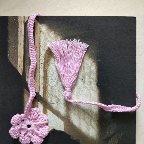 Handmade knitted bookmark new