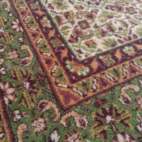 Classic wool rug like new 3.16 × 2.16 m