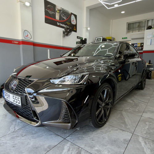 Lexus IS300h F Sport hybrid car like new 2017 model