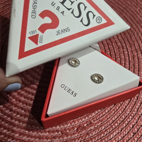 Guess earrings like new, gold color