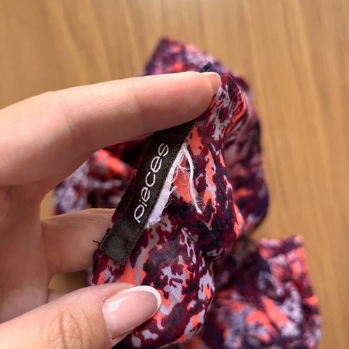 Neck scarf like new with beautiful colors from Denmark