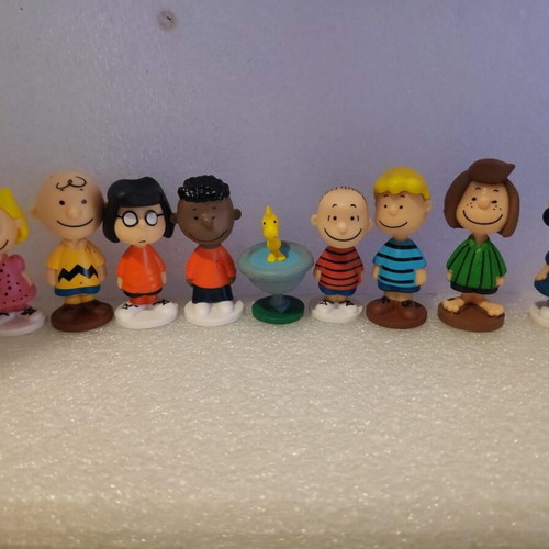 Peanuts Snoopy & Charlie Brown collectible figure set like new