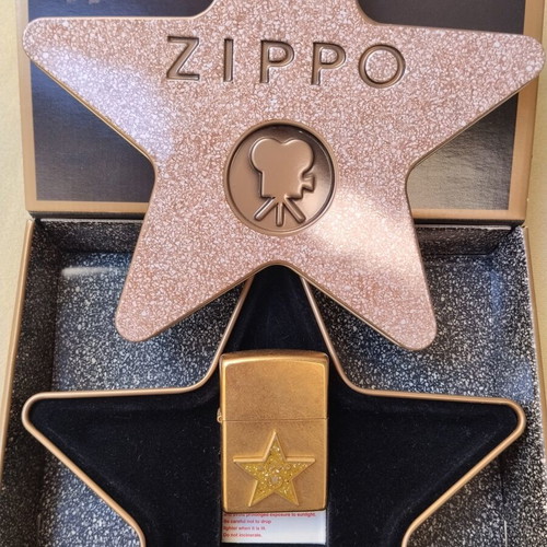 Zippo 2001 Hollywood's Leading Light lighter mint condition