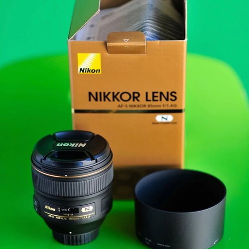 Nikon 85mm 1.4 G full frame lens like new