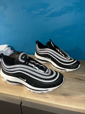 Παπούτσια Nike Airmax 97 Millennium γυναικεία σαν καινούργια, νούμερο 40, μαύρα