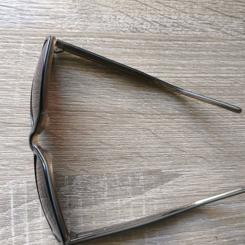 Unisex sunglasses dark brown like new