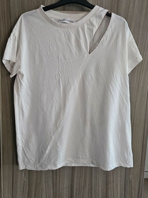 T-shirt Peace And Chaos βαμβακερό με cut out και μεταλλικά στοιχεία σαν καινούργιο, άσπρο