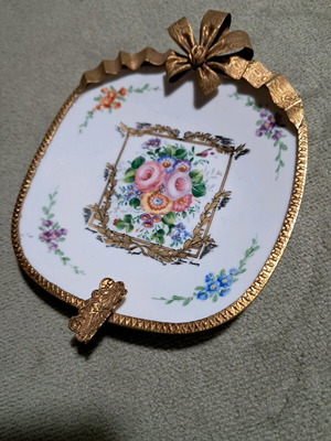 Limoges porcelain ashtray like new with gold decorations