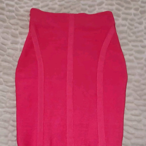 Stretch skirt pink like new with side zipper
