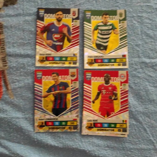 Fifa365 Dominator, Titan, Magician collection like new, 40 cards