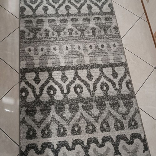 Bedroom rugs like new, 2 rugs 0.50×1.50 and 1 rug 0.50×2.00 washed