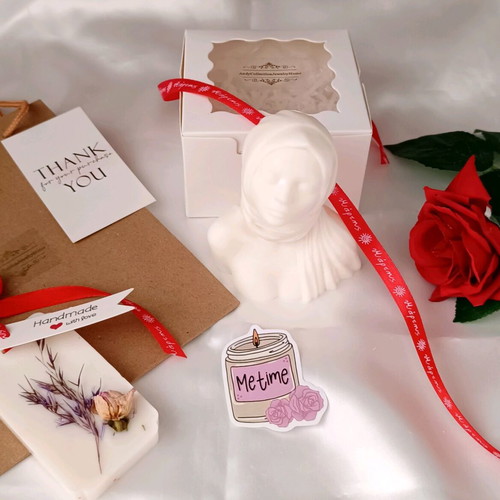 Handmade decorative candle Woman with Scarf new, gift set