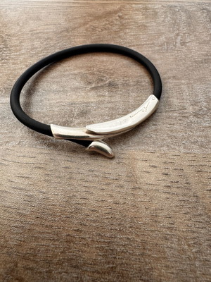 Mina’s Nobu bracelet like new