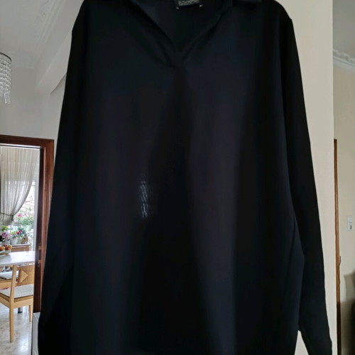 Black shirt like new, size L to XL