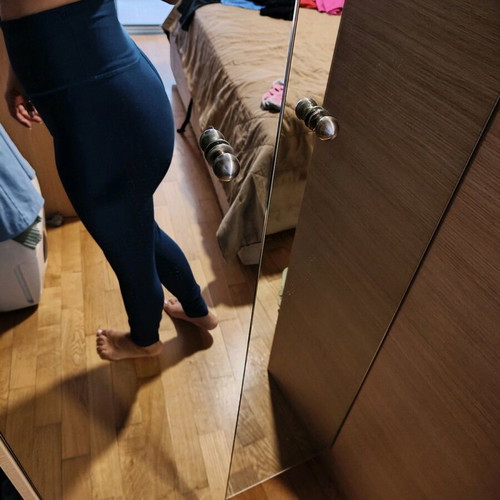 The Lady leggings with thick fabric, strictly small, like new