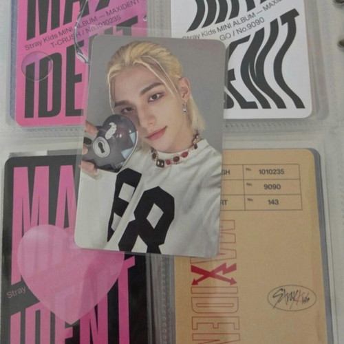 Hyunjin Photocard Maxident in perfect condition