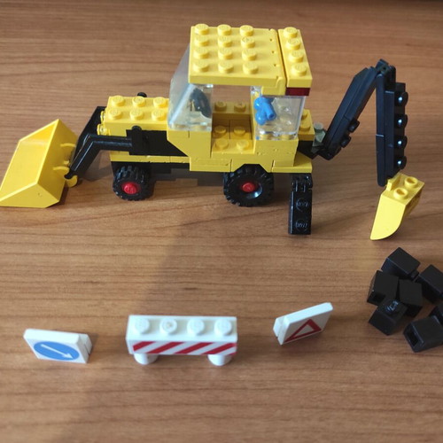 Lego LEGOLAND 6686 used, with wear and missing figure