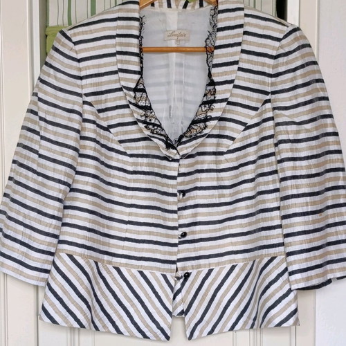 Lucifair women's striped short jacket with 3/4 sleeves and lace collar used