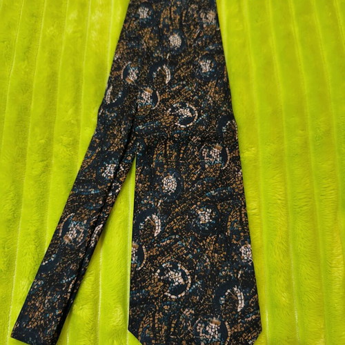 Men's Italian silk tie like new