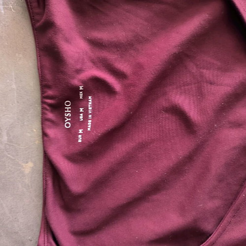 Oysho long sleeve top new, size medium, burgundy