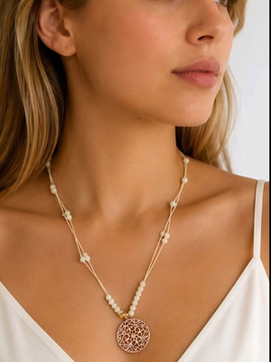 Regalinas long necklace like new