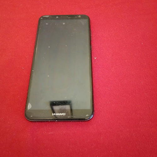 Smartphones and old phones used with chargers