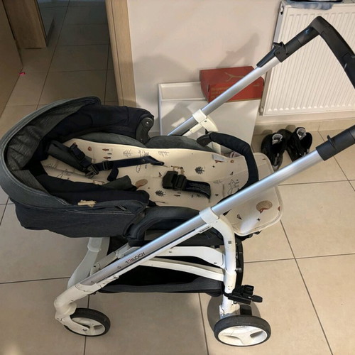 Inglesina Trilogy baby stroller used with footmuff and car seat